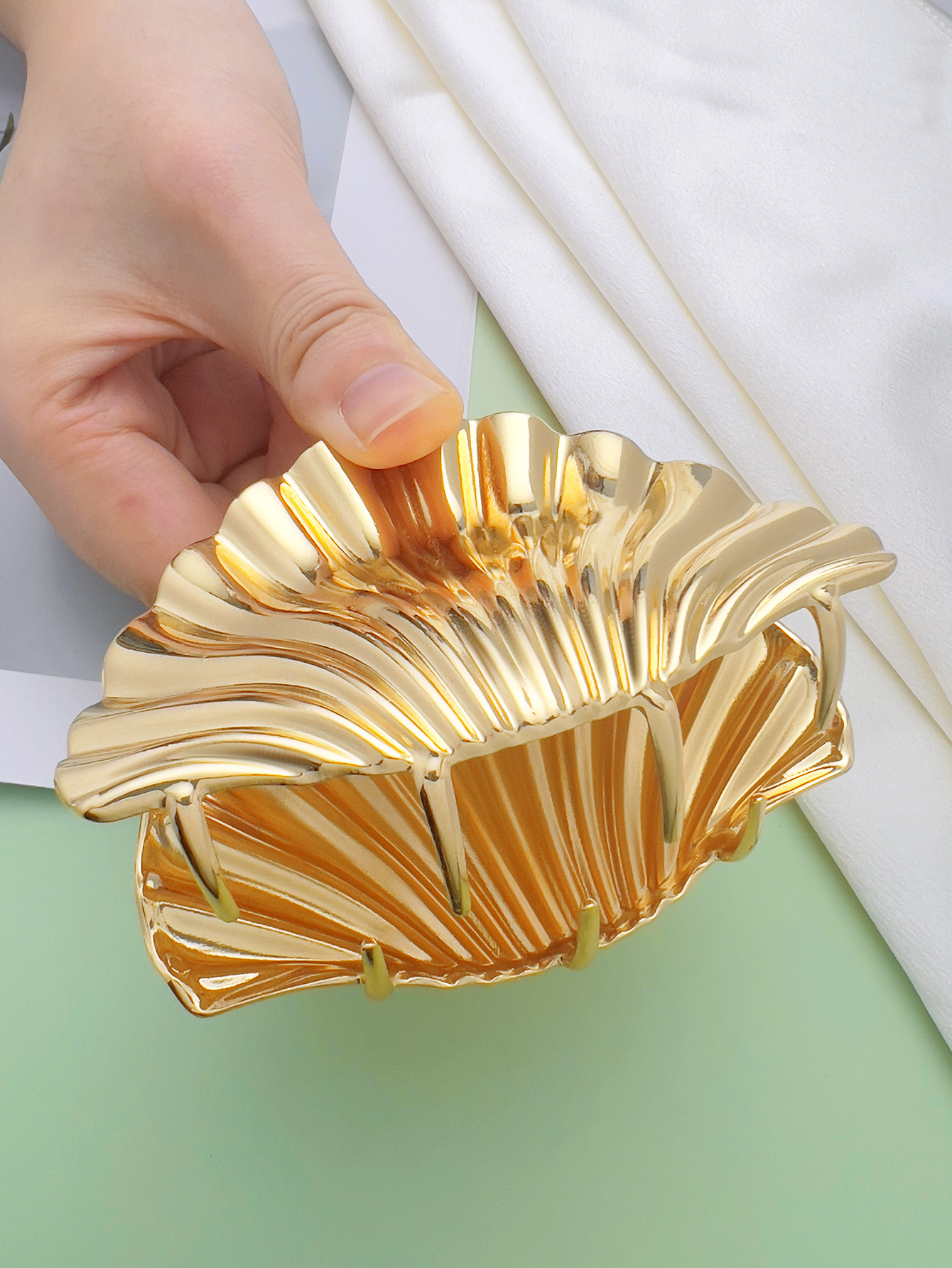 Metal Shell Hair Gripper