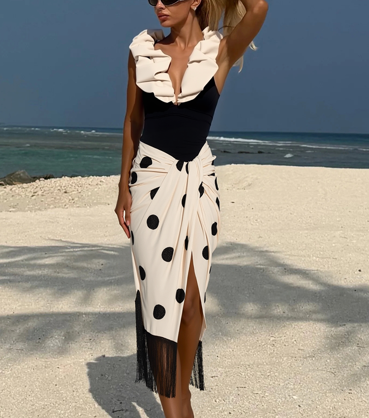 V-neck White 3D Decorate Swimsuit Set(s)