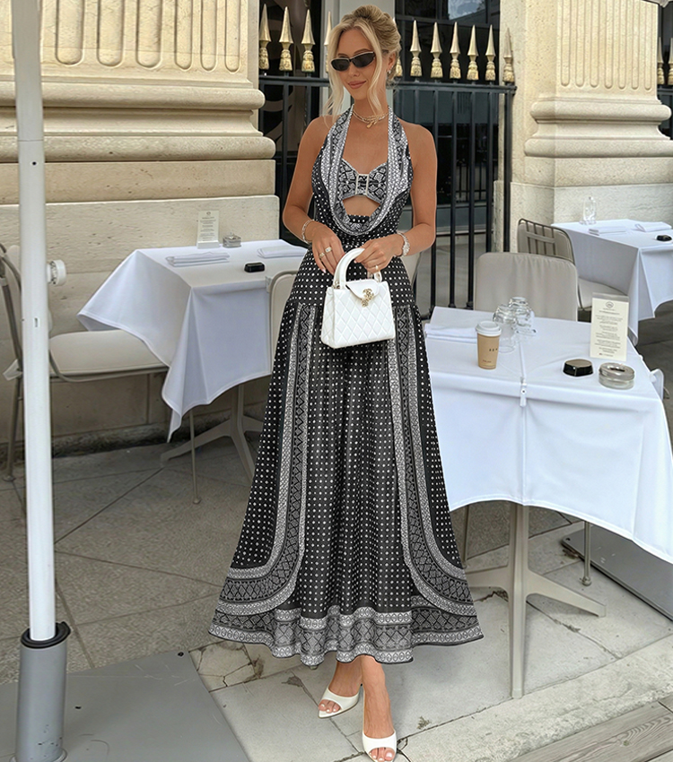 [Copy]Halter Neck Underwire Tribal Print Swimsuit Set(s)