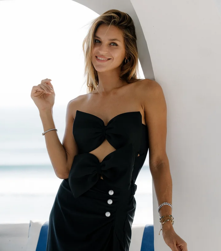 Bandeau Bowknot Cutout One Piece Swimsuit and Skirt