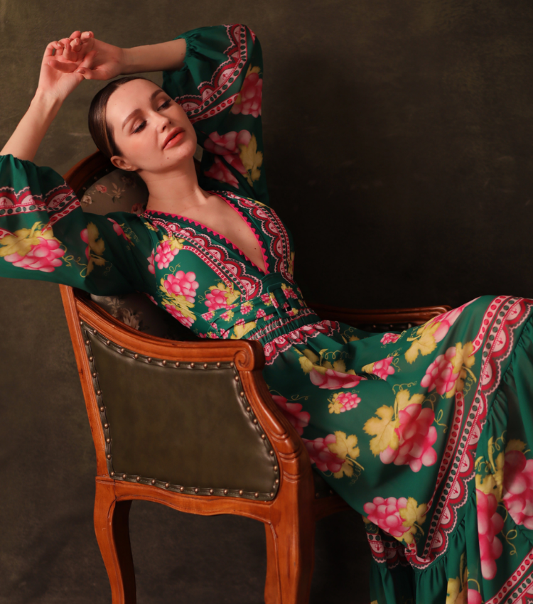 Long-sleeved Retro Green Grapes Print One Piece Swimsuit and Skirt