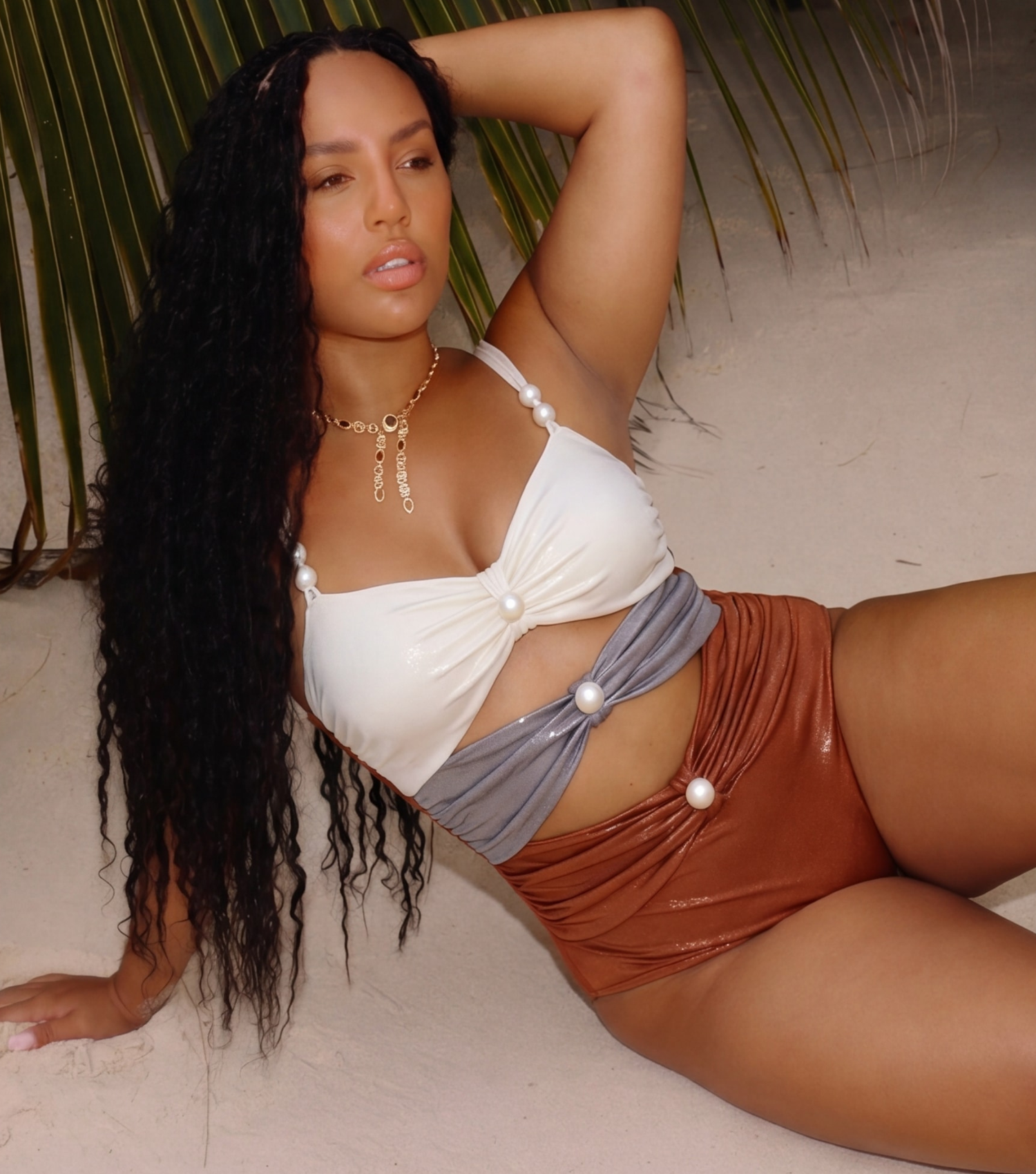 Plus Size Contrasting Colors Shiny Pearl Decoration One Piece Swimsuit and Skirt