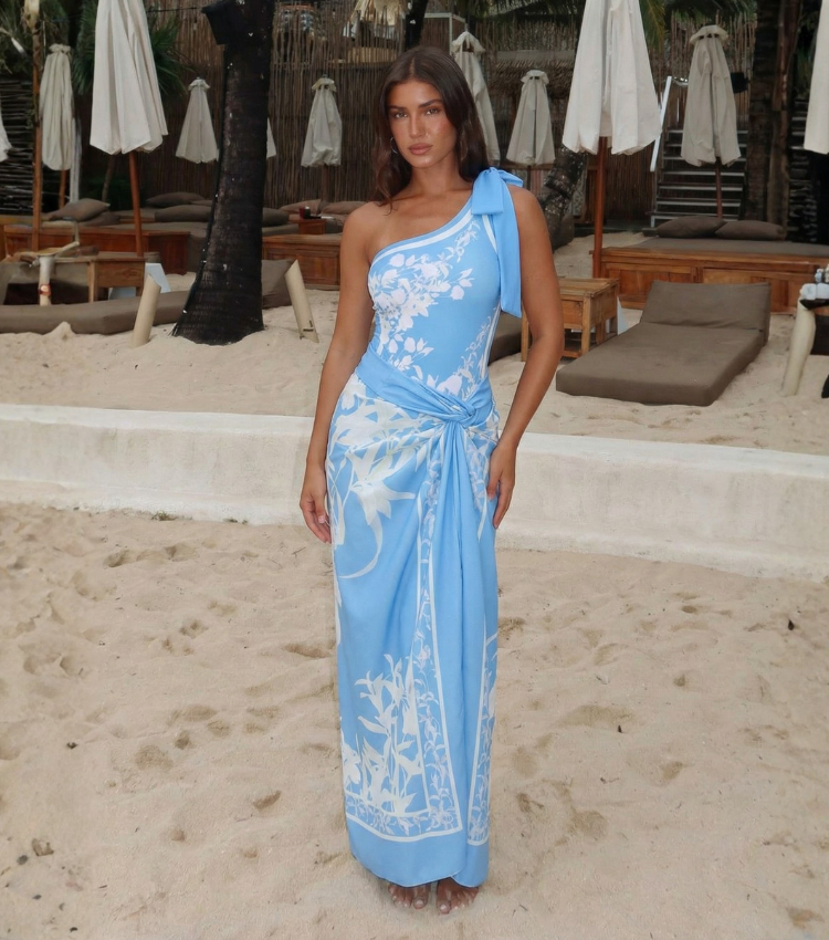 One-Shoulder Blue And White Flower Print Swimsuit Set(s)