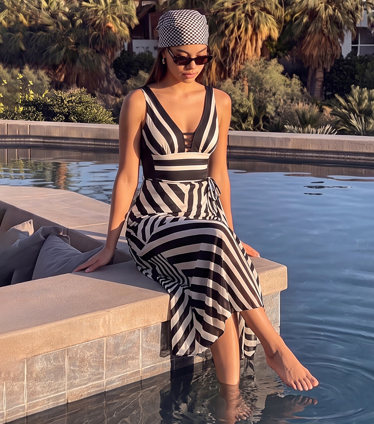 V Neck Black Striped Printed Swimsuit Set(s)