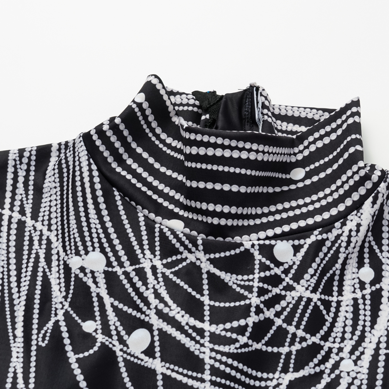 Long-Sleeved Pearl Print Surfing One Piece Swimsuit and Sarong