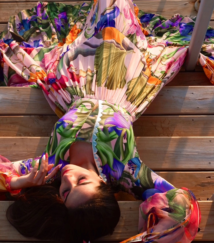 V-neck Long Sleeve Flowers Printed One Piece Swimsuit and Skirt Flaxmaker