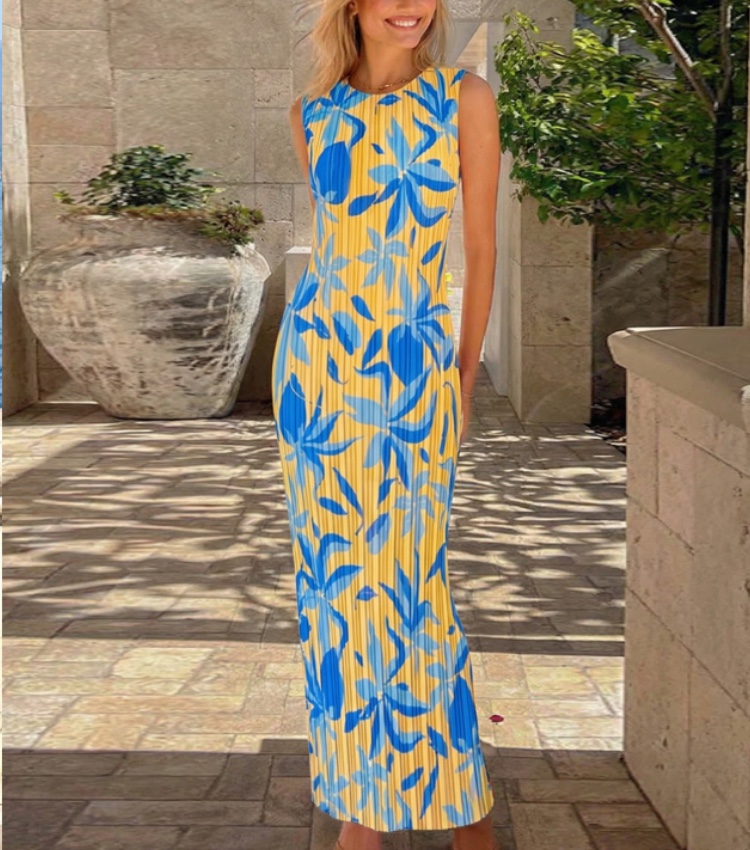Resort Ready Fitted Floral Print Midi Dress