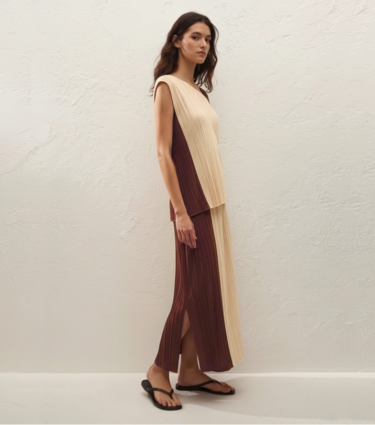 2Pleated Loose-Fit Halter Neck Beach Dress