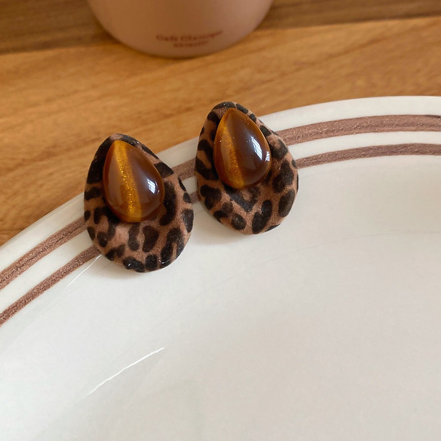Retro-style Versatile Earrings