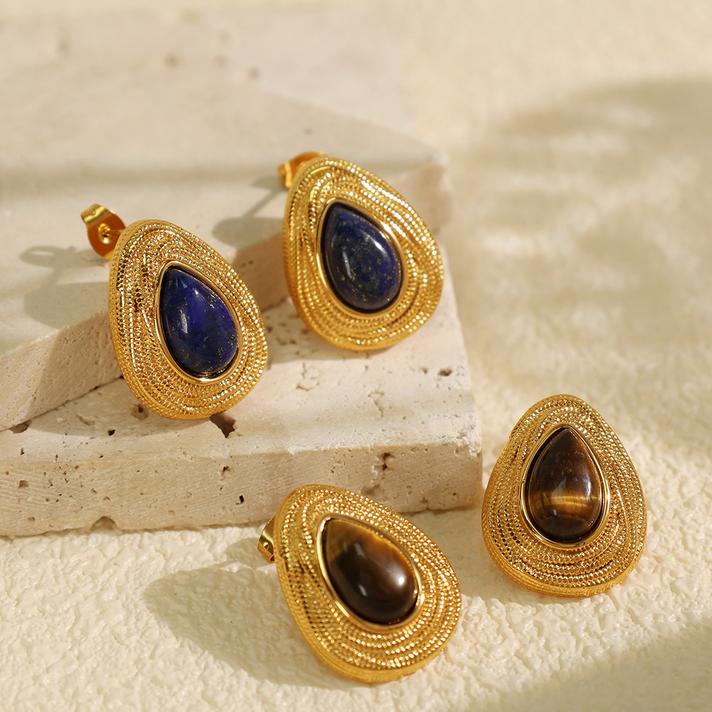 Teardrop-shaped Tiger's Eye Necklace