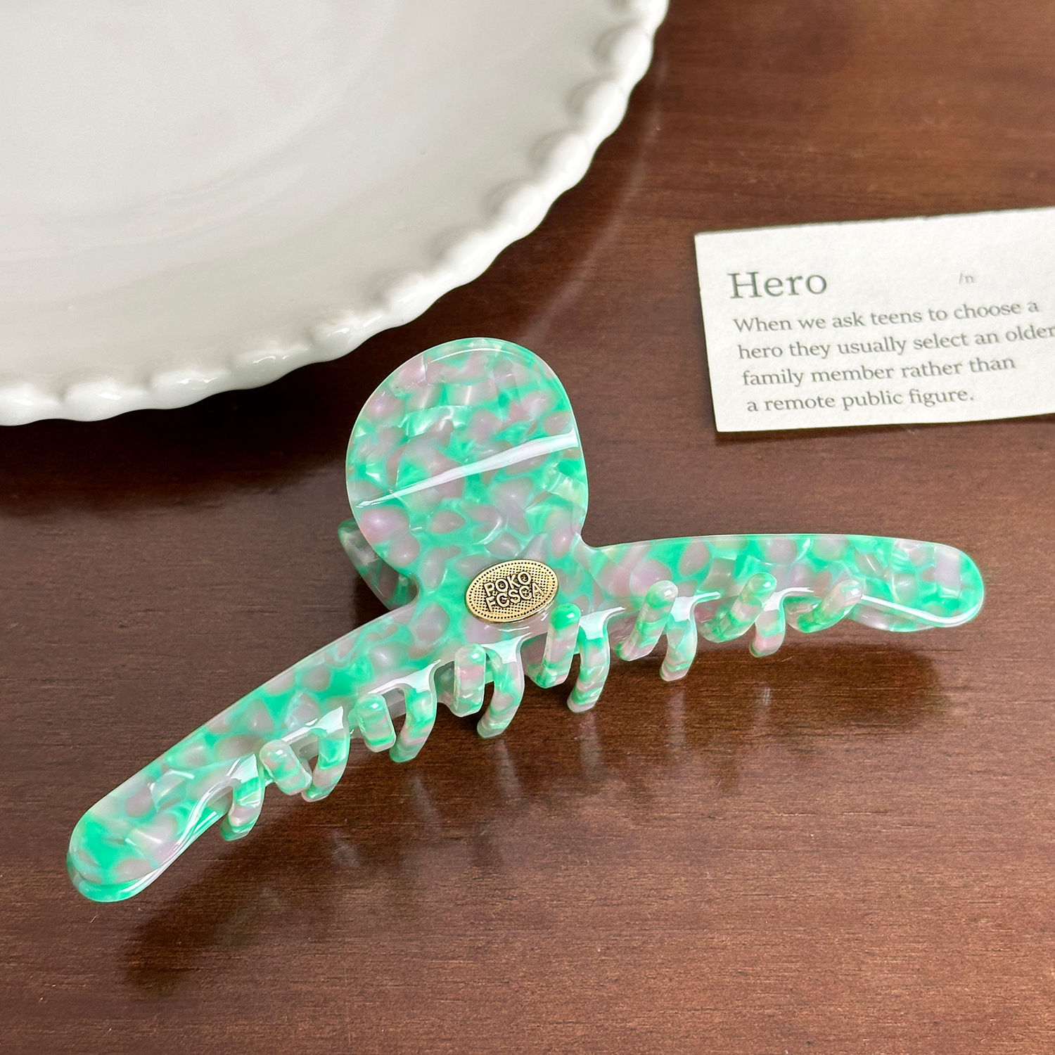 Acetate hollow-out hair clip