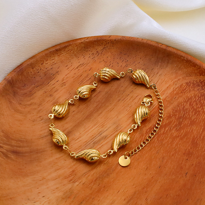 Metal Conch Bracelet