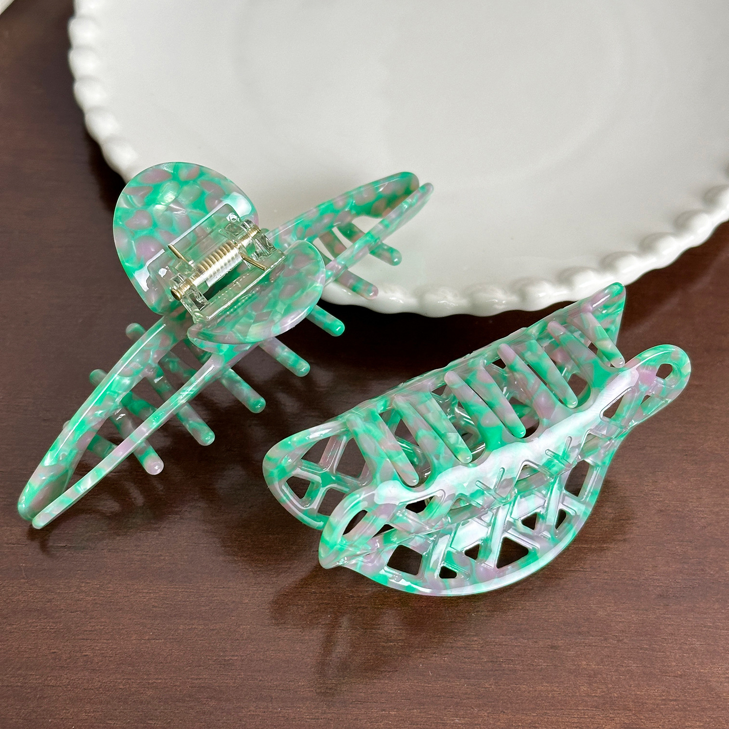 Acetate hollow-out hair clip