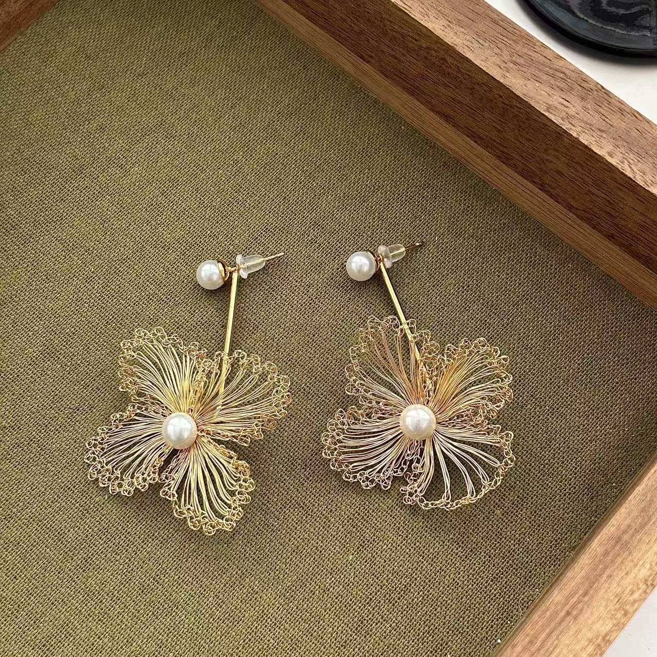 法式浪漫编织花朵耳环简约森系甜美艺术灵感珍珠耳钉长款超仙耳饰