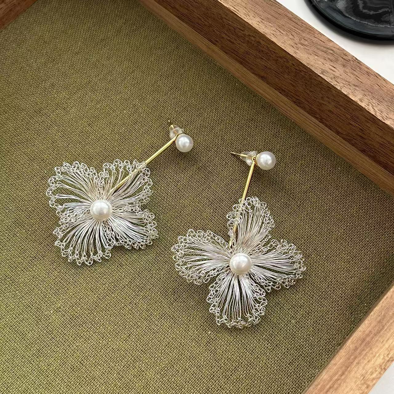 法式浪漫编织花朵耳环简约森系甜美艺术灵感珍珠耳钉长款超仙耳饰