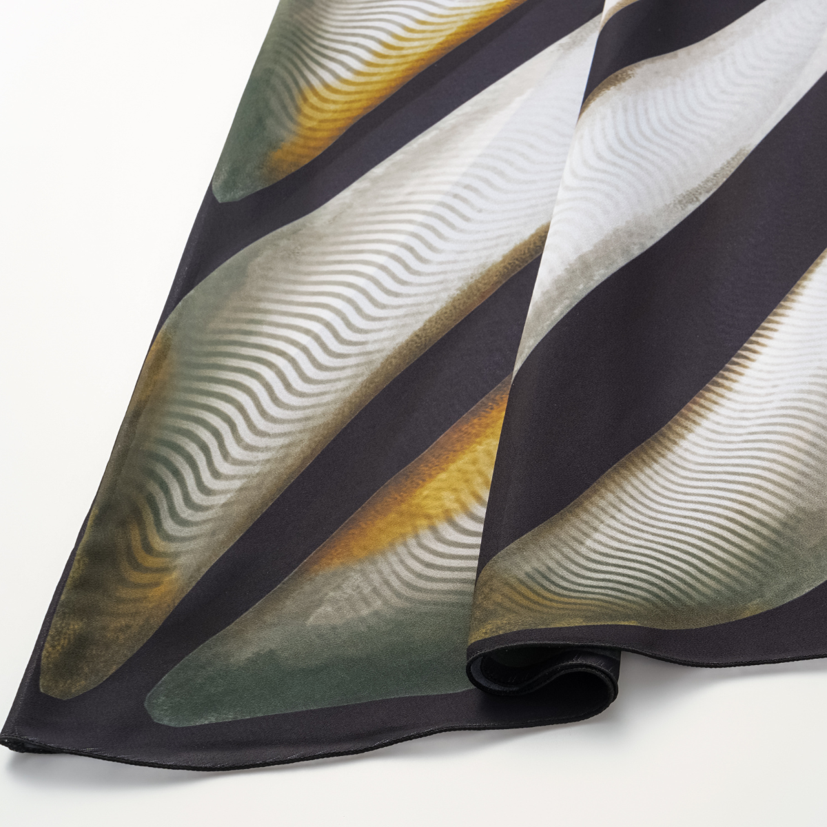 V-neck Tiger Stripe Print One Piece Swimsuit and Skirt