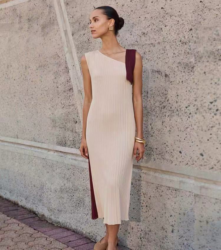 Pleated Loose-Fit Halter Neck Beach Dress