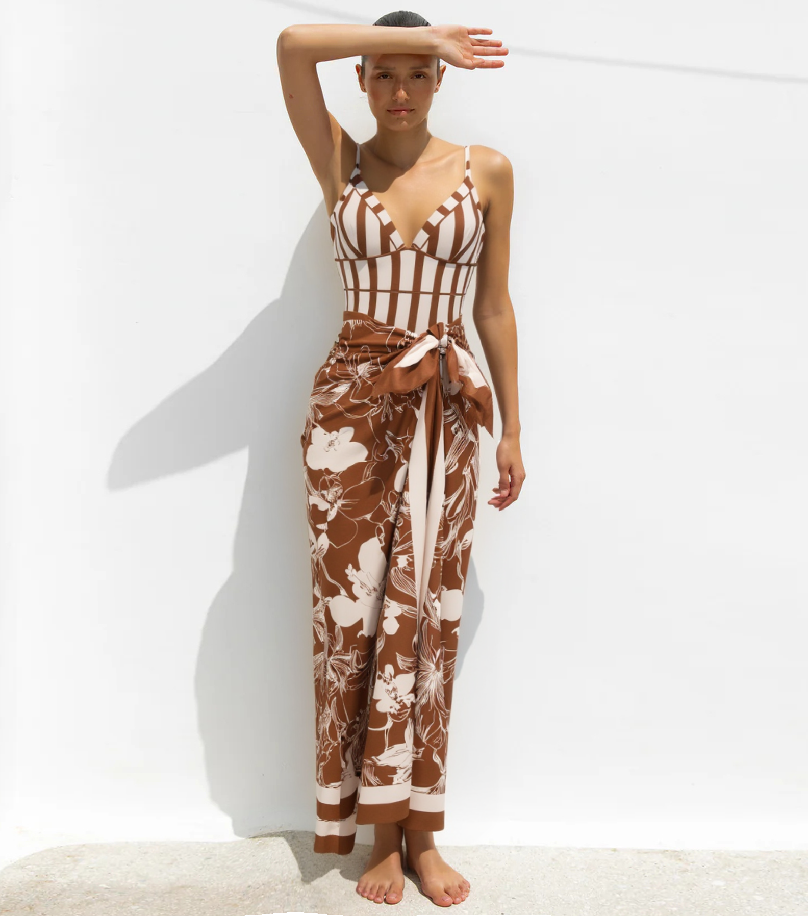 V-neck Brown stripes Print Swimsuit Set(s)