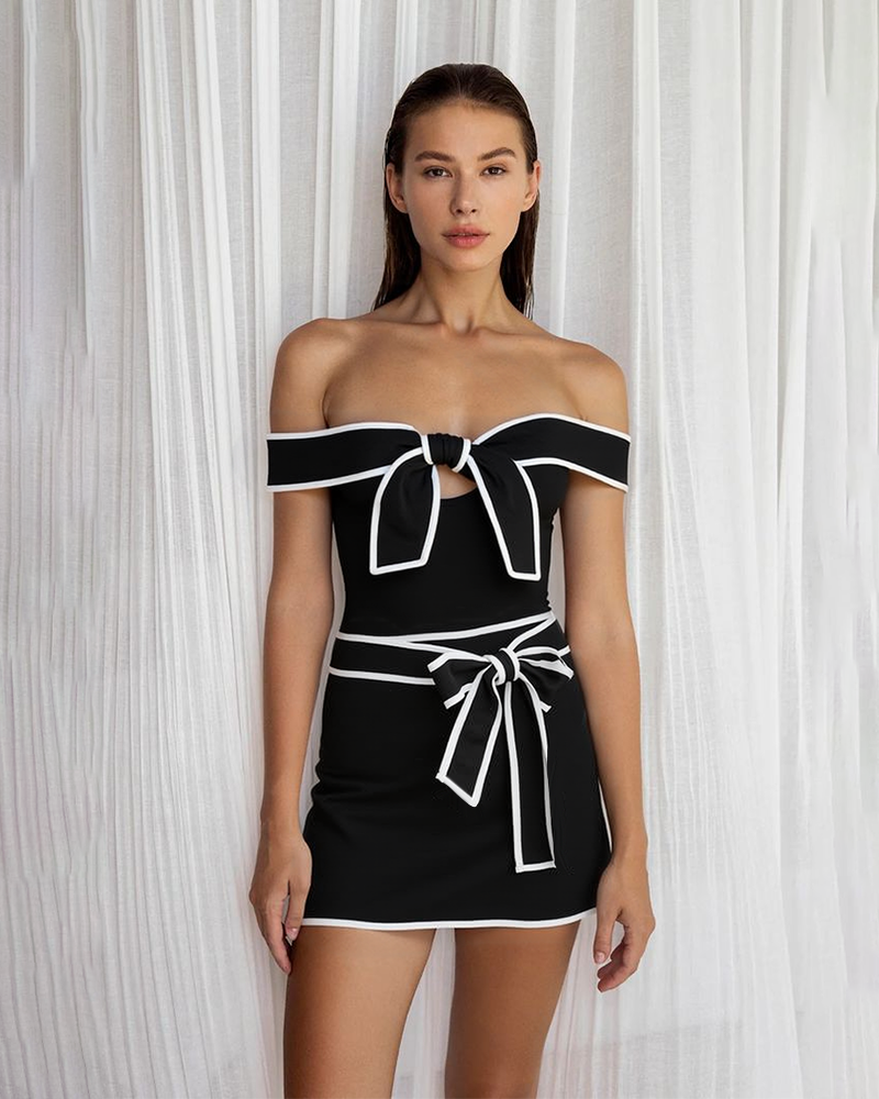 Plus Size Black and White Open Shoulder Bowknot One Piece Swimsuit and Skirt