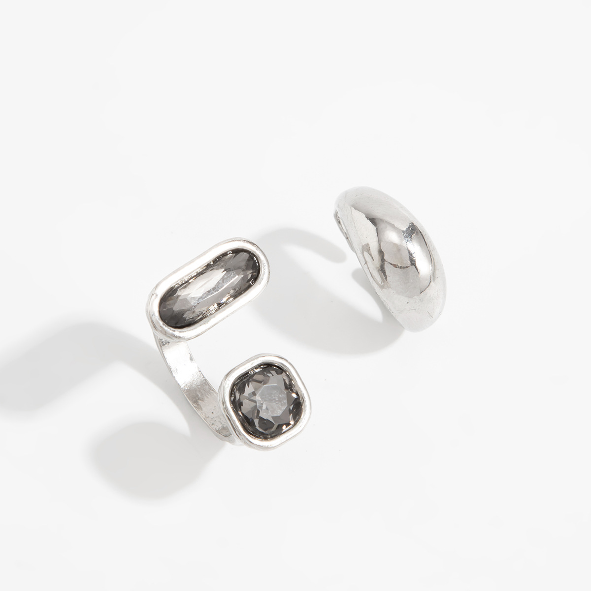 Black with Inlaid Diamonds Toe Ring