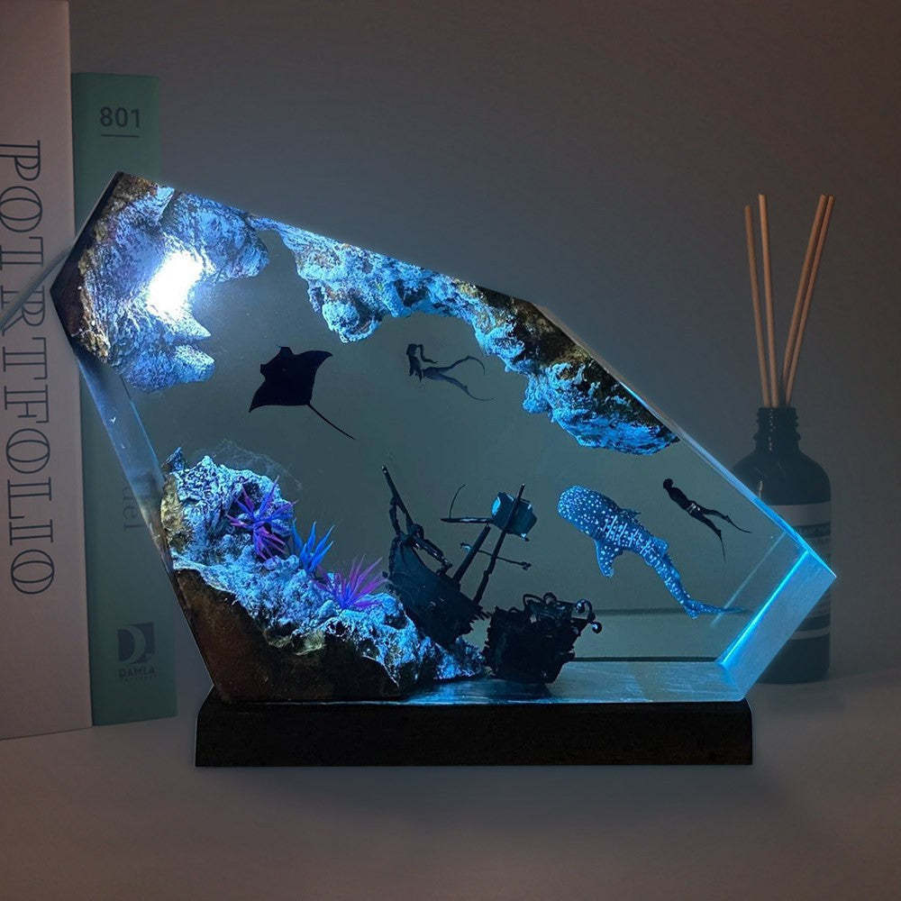Resin Ornaments Ocean Wood Lamp Whale Shark Manta Ray and Couple Diver Home Decor - photomoonlampau