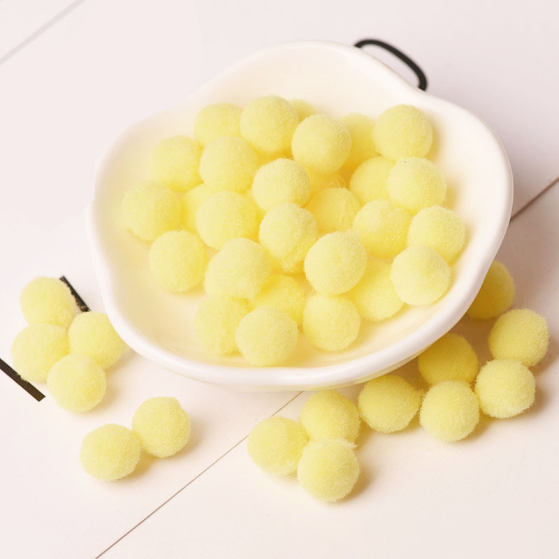 Light Yellow Balls - photomoonlampau