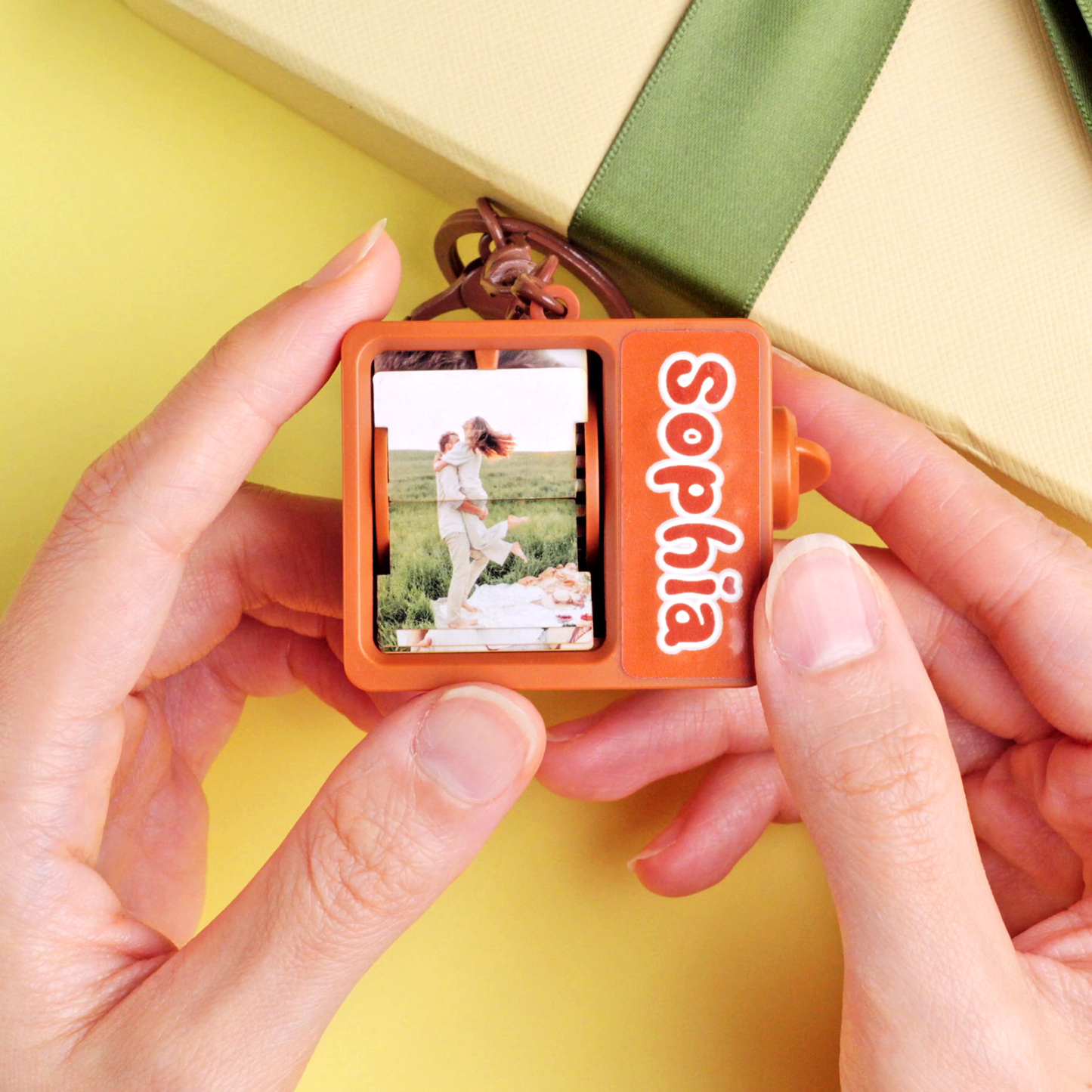 Custom Flip Photo Keychain Personalized Flip Photo Keychain with Automatic Reel Flip Photo Keychain Surprise Gifts - photomoonlampau