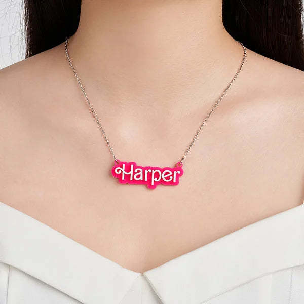 Collar Acrílico Personalizado De Muñeca Barbi Rosa Y Blanco Con Nombre, Regalo De Navidad, Cumpleaños, Día De San Valentín Para Ella - TuNombrecollar