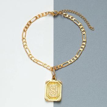 S Colgante de letra mayúscula con cadena de pie de tobillera (de la A a la Z)