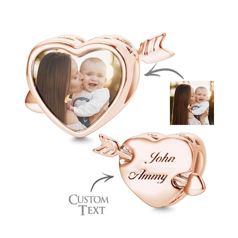 Dije Fotográfico Personalizado Con Forma De Corazón Y Flecha Con Texto Grabado En La Parte Posterior - TuNombrecollar