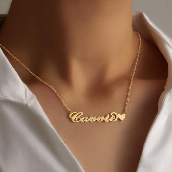 Collar Con Nombre Personalizado Estilo Carrie De Oro De 14 Quilates Con Pequeño Corazón, Regalo Único Para Ella - TuNombrecollar