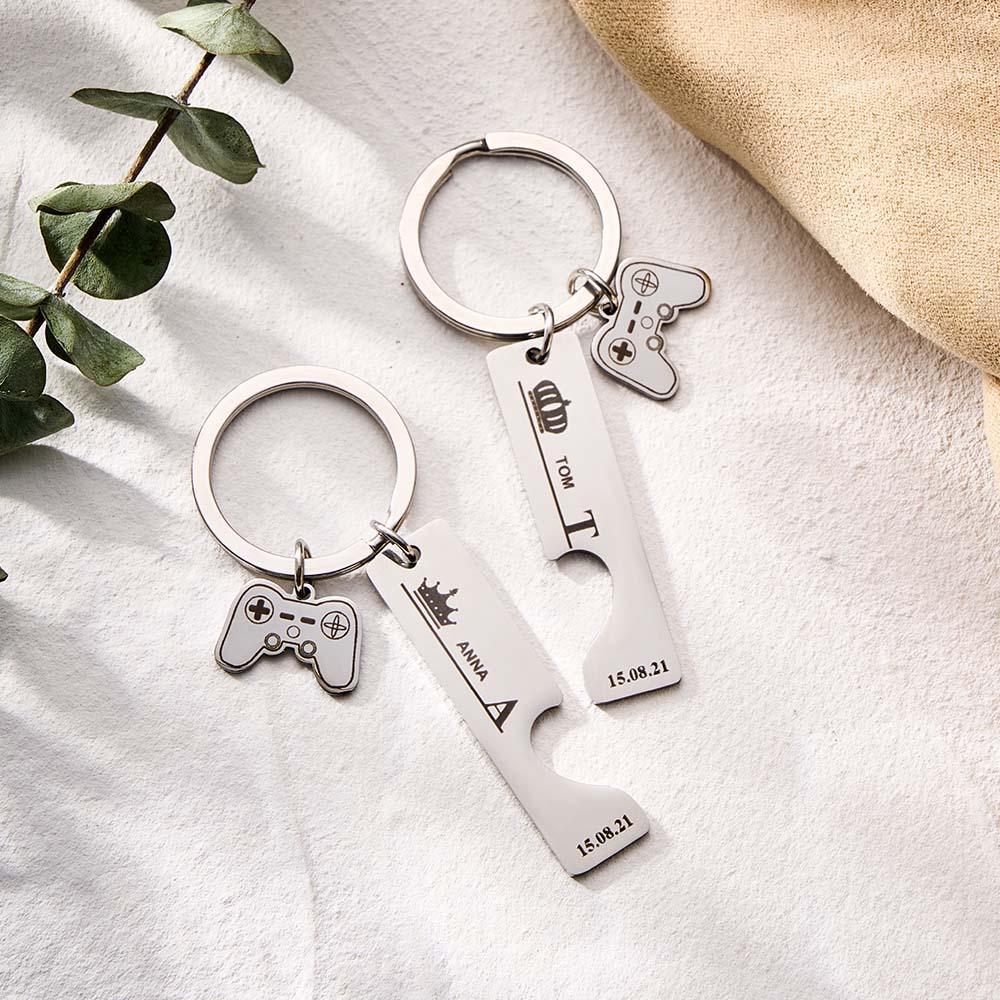 2 Llaveros De Pareja Personalizados Con Nombre Y Fecha Grabados Con Llaveros Con Dijes De Gamepad - TuNombrecollar