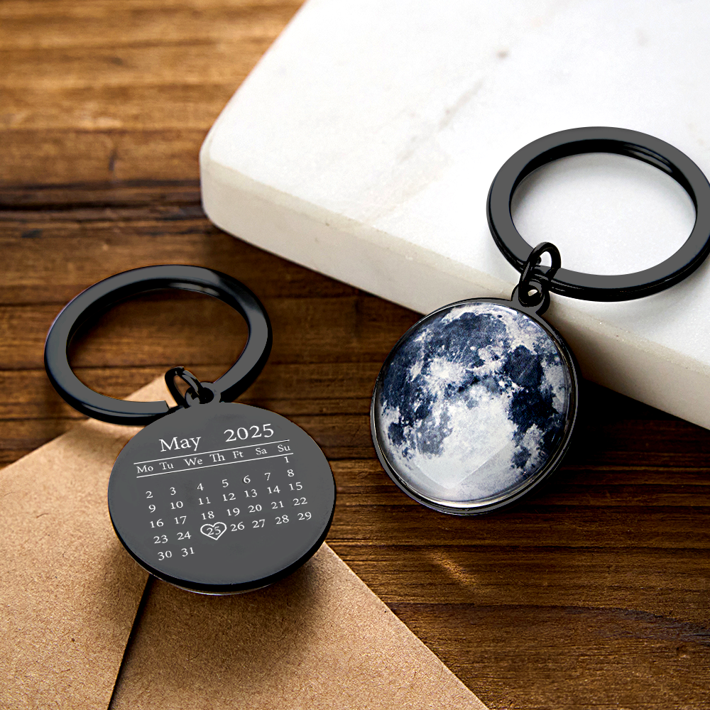 Llavero Personalizado Con Fecha Y Fase Lunar. Llavero Personalizado Con Calendario Y Luna. Llavero De Luna Para Tu Día Especial. Regalo De Aniversario. - 
