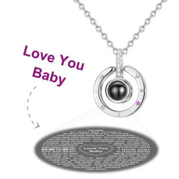 Collar I Love You en 100 Lenguas Proyección Collar Grabado en Forma Redonda Plata
