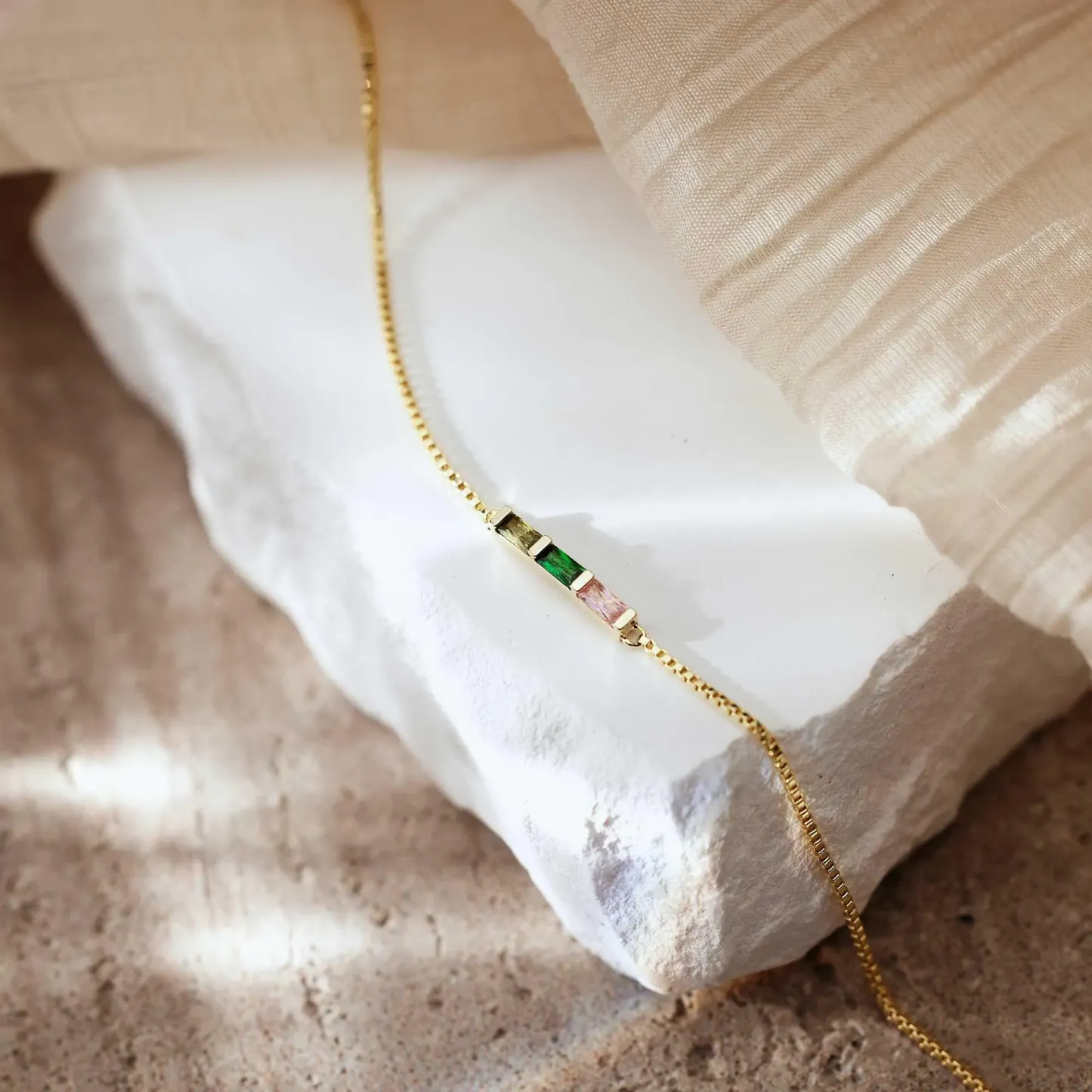 Pulsera Personalizada Con Piedra De Nacimiento Tipo Baguette. Delicada Pulsera Familiar Con Piedra De Nacimiento. Moderna Pulsera Con Barra De Piedra De Nacimiento. Regalo De Navidad Para Ella. - 