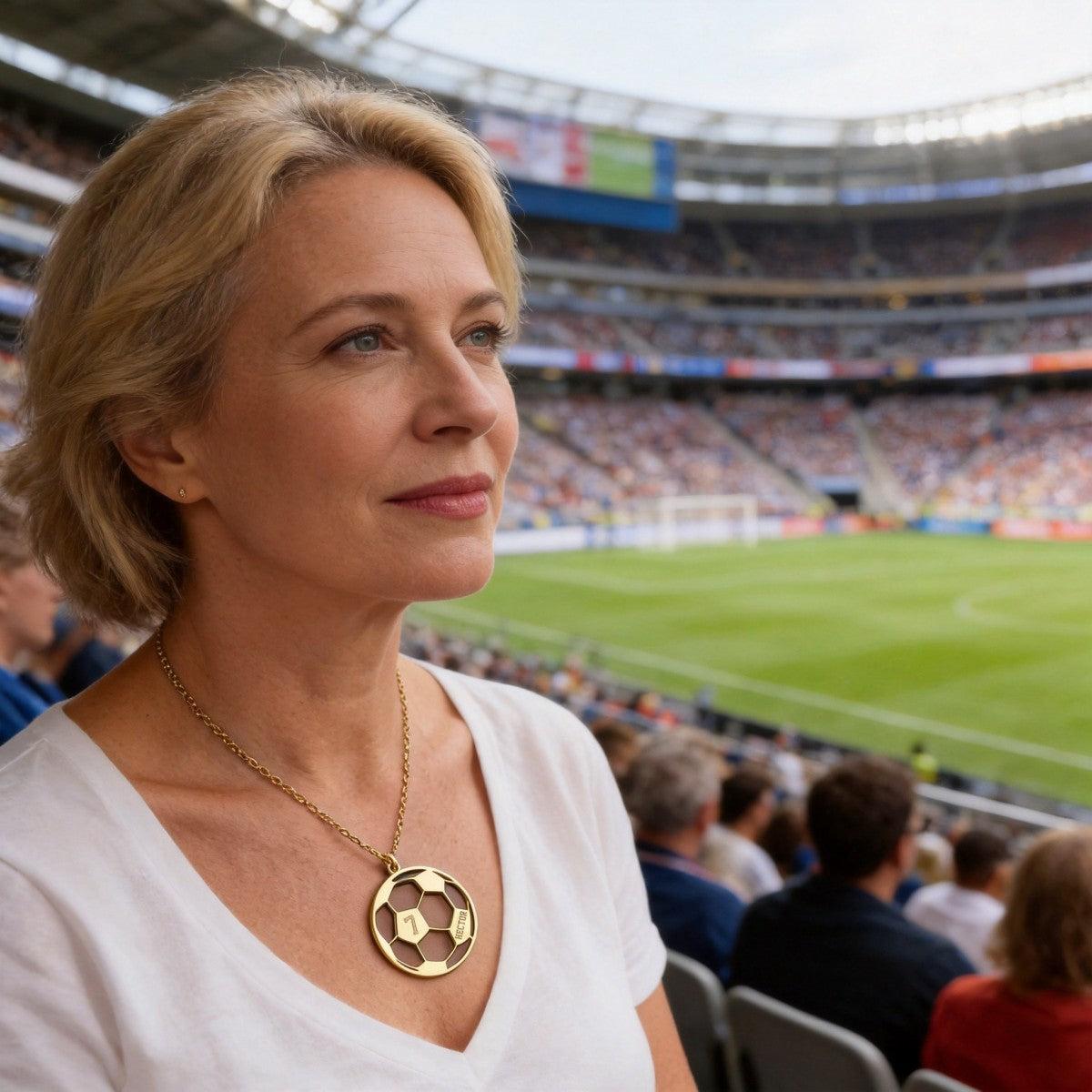 Collar de fútbol personalizado con nombre, joyería atlética con número personalizado, regalo para fanáticos del día del juego para la temporada de torneos globales - 