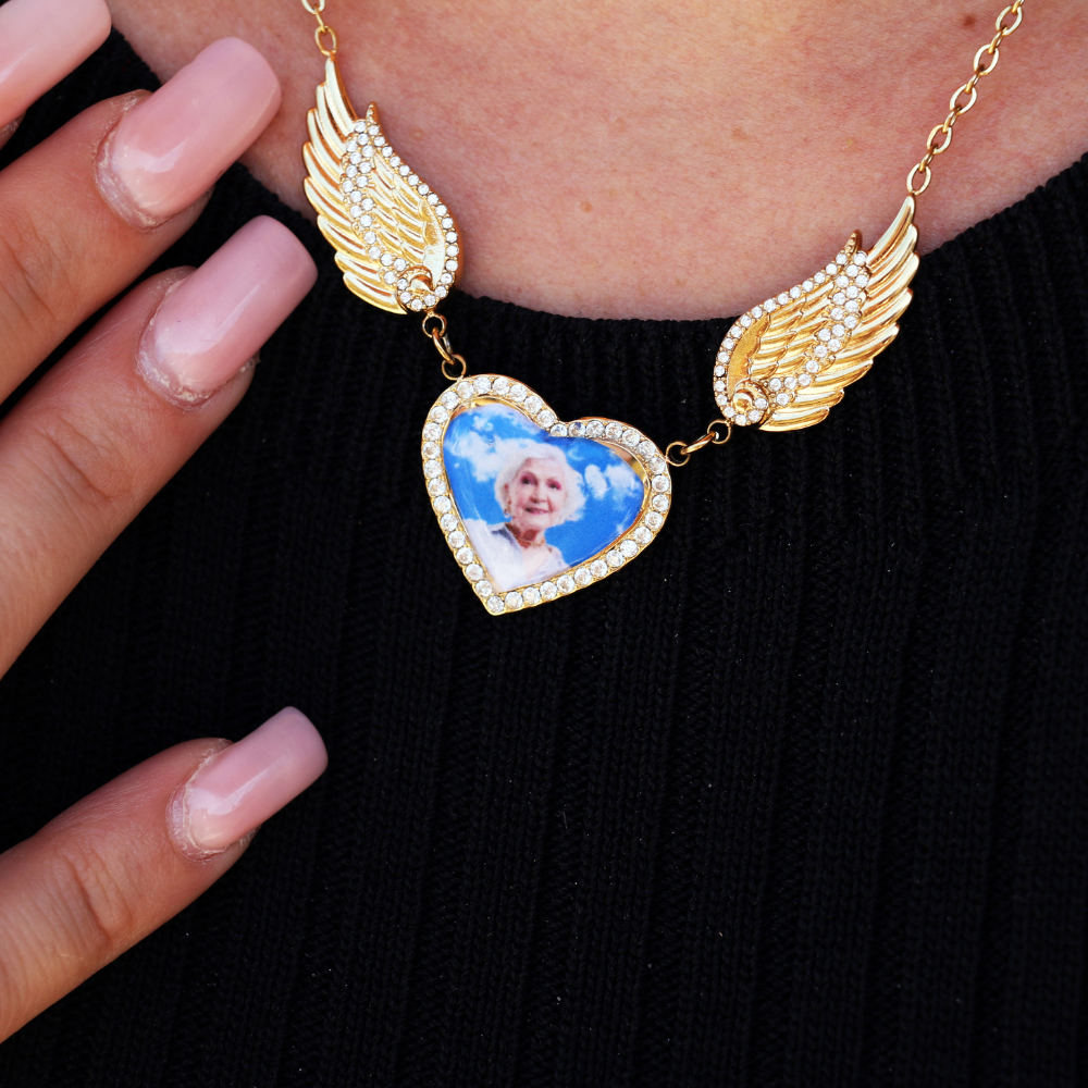 Collar Conmemorativo Personalizado Con Foto Y Alas De Ángel. Colgante Con Foto Y Alas En Memoria De Un Ser Querido. Collar Personalizado De Amor Eterno.