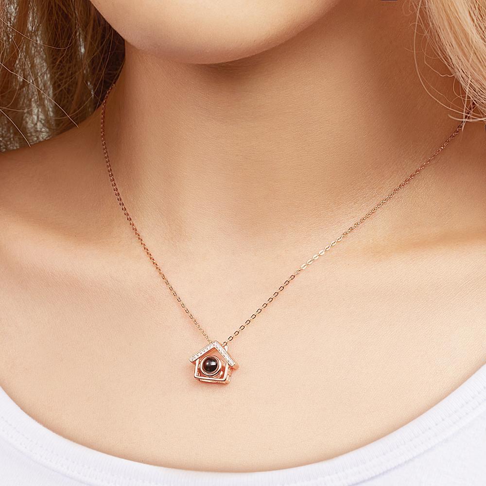 Collana Con Proiezione Fotografica Personalizzata I Nostri Regali Commemorativi Per La Coppia Di Casa - tuacollananome