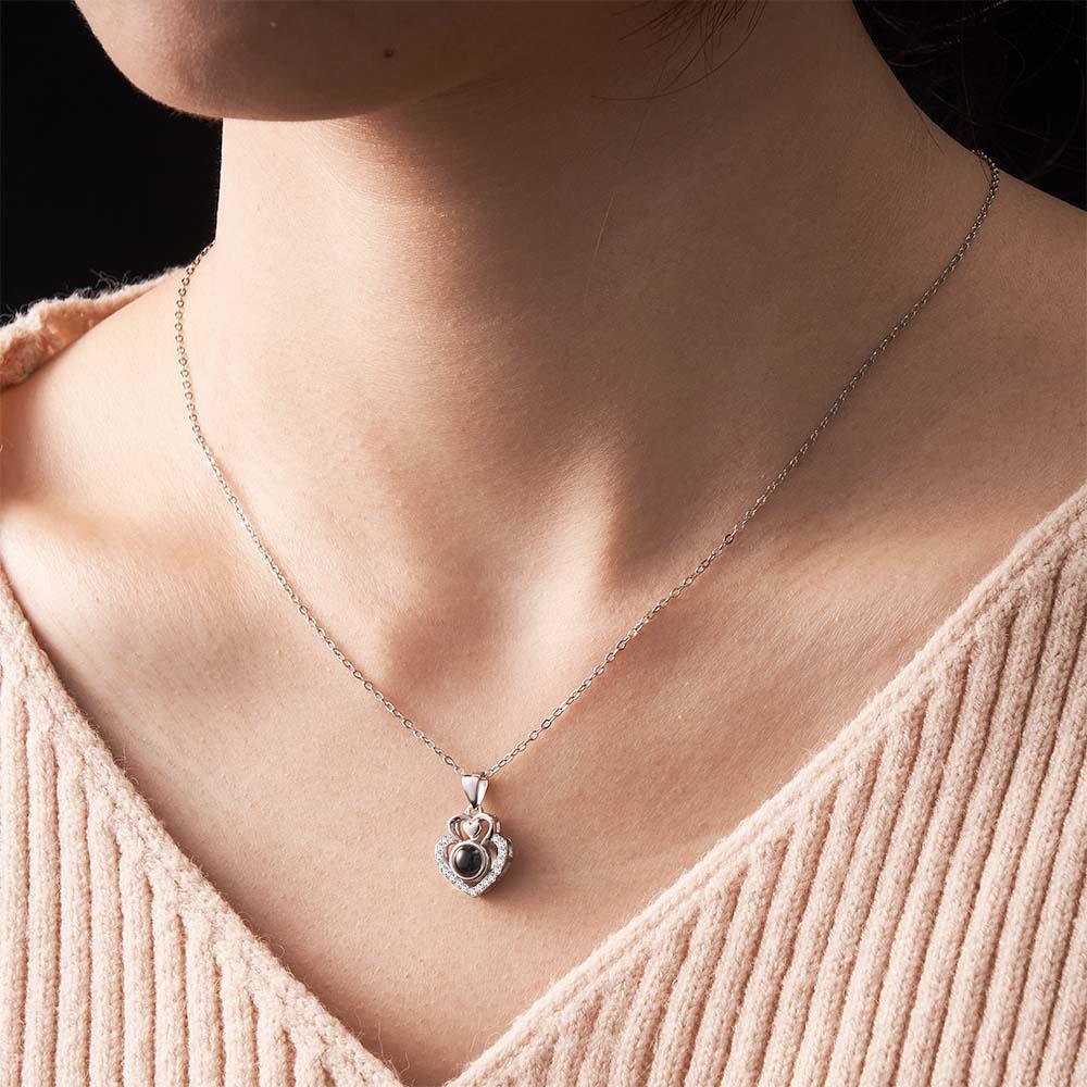 Collana Con Proiezione Fotografica Personalizzata, Doppio Cuore, Regali Romantici Per Coppie - tuacollananome