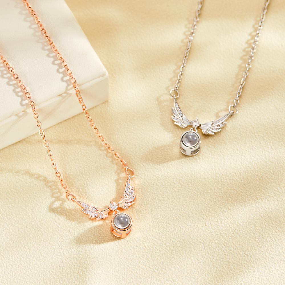 Collana Con Proiezione Fotografica Personalizzata, Collana Con Ciondolo Con Ali D'angelo, Regalo Per Lei - tuacollananome