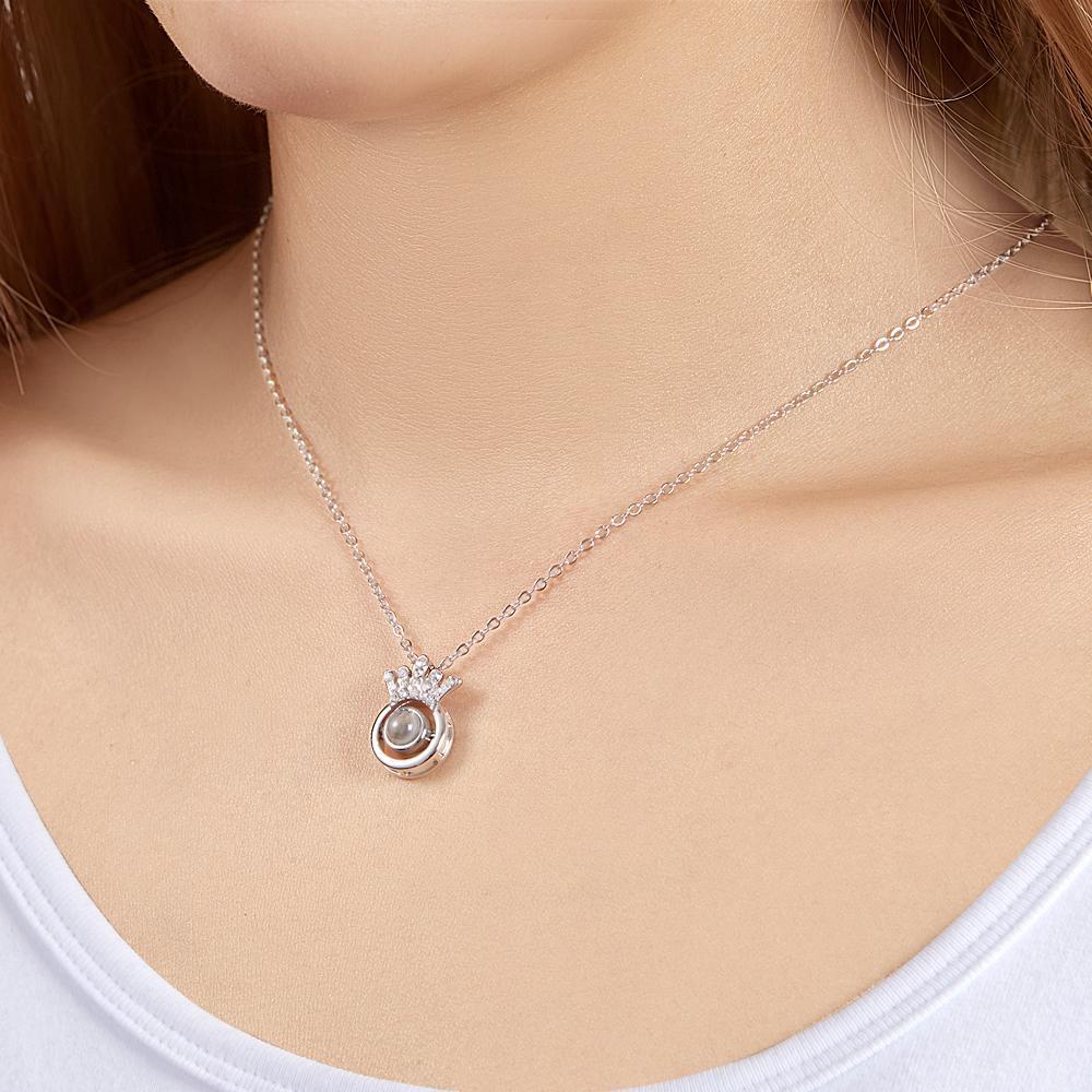 Collana Per Proiezione Fotografica Personalizzata Corona Regali Creativi - tuacollananome