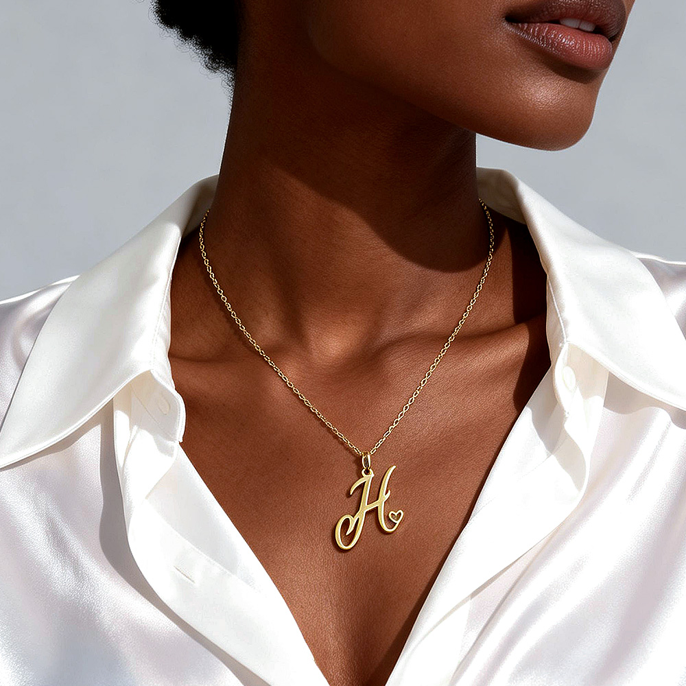 Collana Con Lettera Personalizzata - Collana Con Lettera Singola Personalizzata, Semplice Collana Con Lettera E Accento A Forma Di Cuore, Regalo Per Le Donne