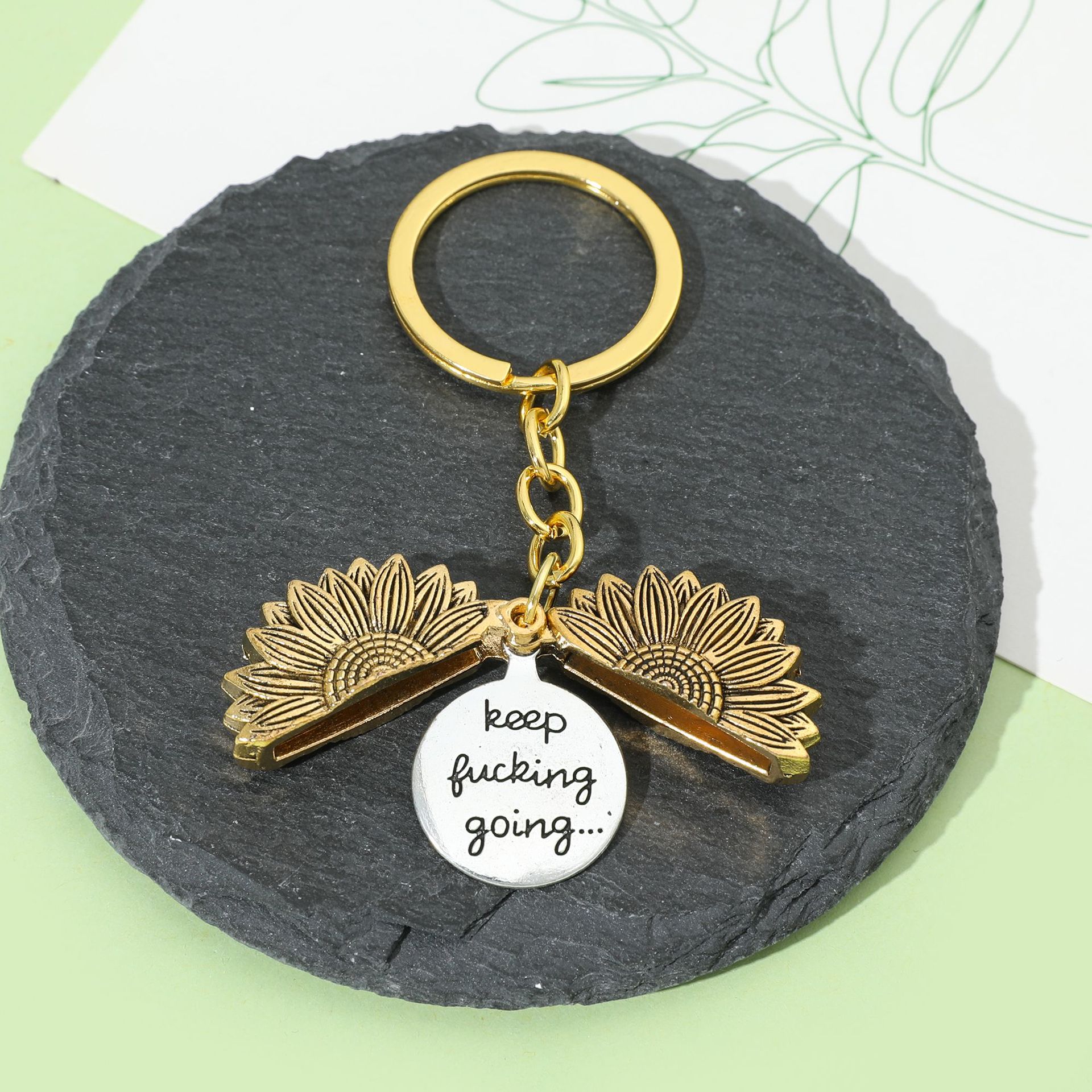 Porte-clés Médaillon Tournesol Personnalisé, Gravure Intérieure, Collier, Bijou Tournesol « keep Going »