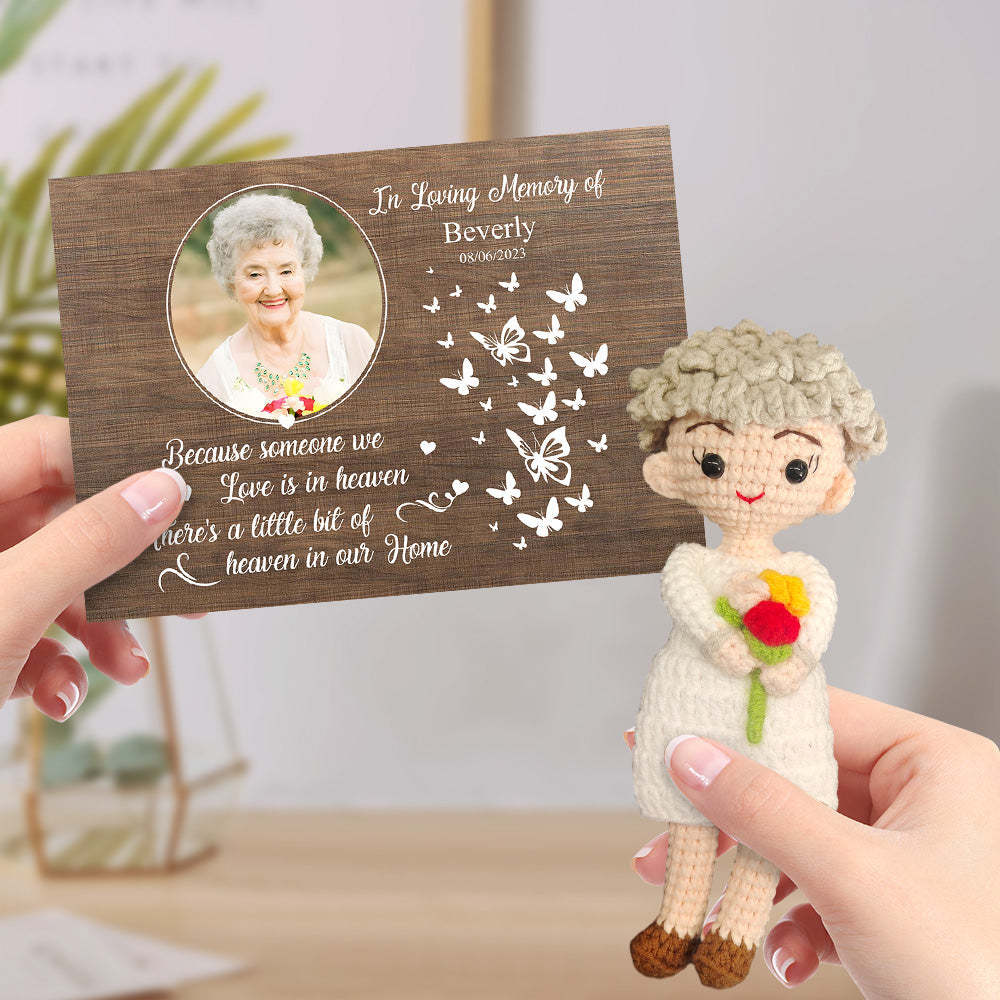 Poupée Au Crochet Personnalisée En Mémoire Aimante Cadeaux Personnalisés Mini Poupées Faites À La Main Ressemblent À Votre Photo Avec Carte Commémorative Personnalisée Pour Grand-mère - votrecollierprenomfr