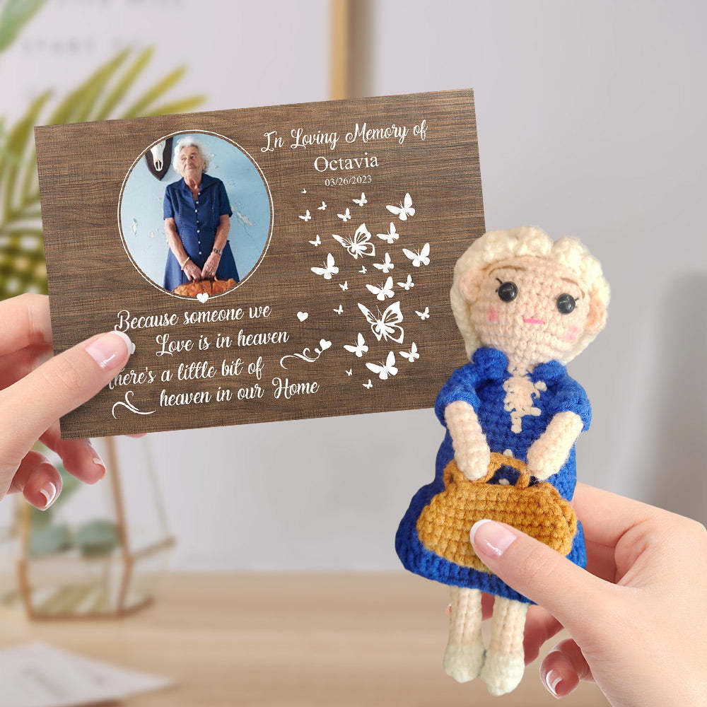 Poupée Au Crochet Personnalisée En Mémoire Aimante Cadeau Personnalisé Mini Poupées Faites À La Main Ressemblent À Votre Photo Avec Carte Commémorative Personnalisée Pour Grand-mère - votrecollierprenomfr