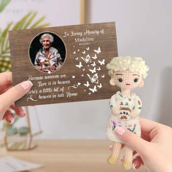 Poupée Au Crochet Personnalisée En Mémoire Aimante Cadeau Personnalisé Les Mini Poupées Faites À La Main Ressemblent À Votre Photo Avec Un Cadeau De Carte Commémorative Personnalisée Pour Grand-mère - votrecollierprenomfr