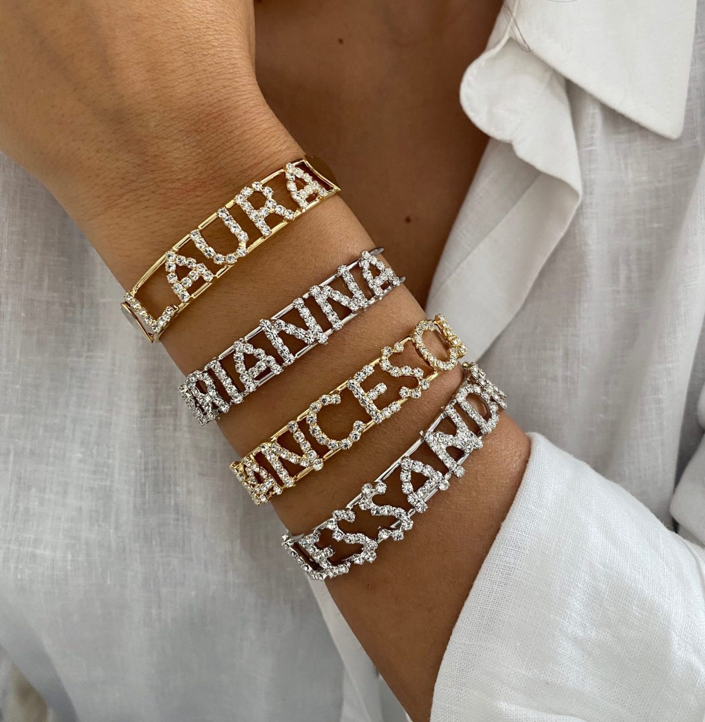 Bracelet Personnalisé Avec Nom, Bracelet Jonc En Strass Avec Inscription Personnalisée, Bracelet Pavé De Strass, Bracelet Lettre En Cristal Transparent Étincelant - votrecollierprenomfr
