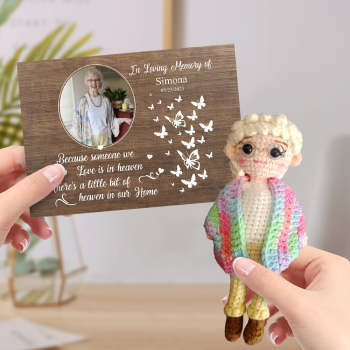 Poupée Au Crochet Personnalisée En Mémoire Aimante Cadeau Personnalisé Les Mini Poupées Faites À La Main Ressemblent À Votre Photo Avec Des Cadeaux De Carte Commémorative Personnalisée Pour Grand-mère - votrecollierprenomfr