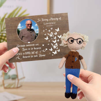 Poupée Au Crochet Personnalisée En Mémoire Aimante Cadeau Personnalisé Les Mini Poupées Faites À La Main Ressemblent À Votre Photo Avec Un Cadeau De Carte Commémorative Personnalisée Pour Grand-père - votrecollierprenomfr