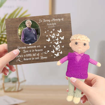 Poupée Au Crochet Personnalisée En Mémoire Aimante Cadeau Personnalisé Les Mini Poupées Faites À La Main Ressemblent À Votre Photo Avec Des Cadeaux De Carte Commémorative Personnalisée Pour Grand-mère - votrecollierprenomfr